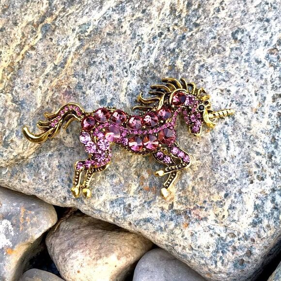 Crystal Unicorn Brooch - Picture 1 of 6